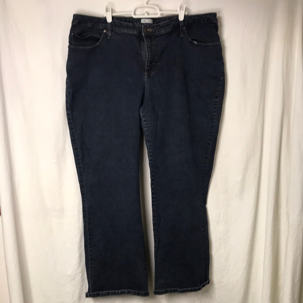 Lee Women’s Plus Size Jeans 22W/Med EUC